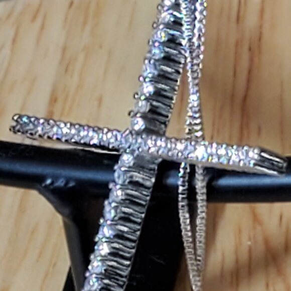 AAA White Zircon & Silver Cross Necklace - Picture 12 of 12